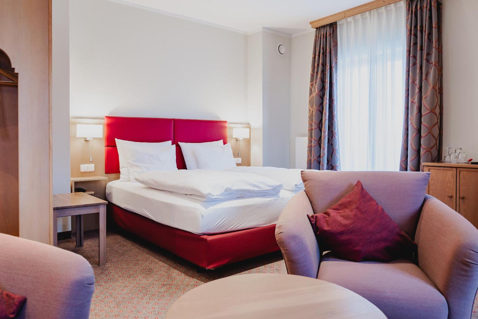 Hotel Hachinger Hof Oberhaching Bagian luar foto