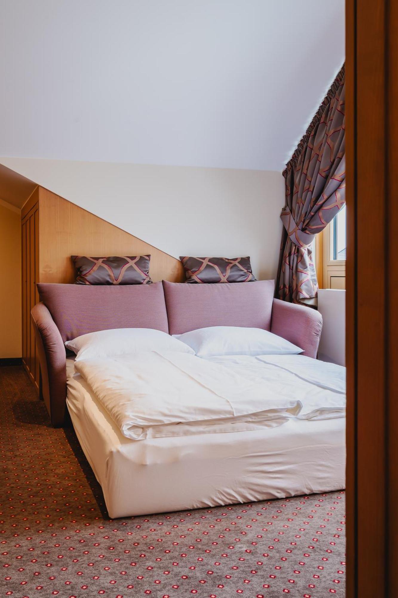 Hotel Hachinger Hof Oberhaching Bagian luar foto
