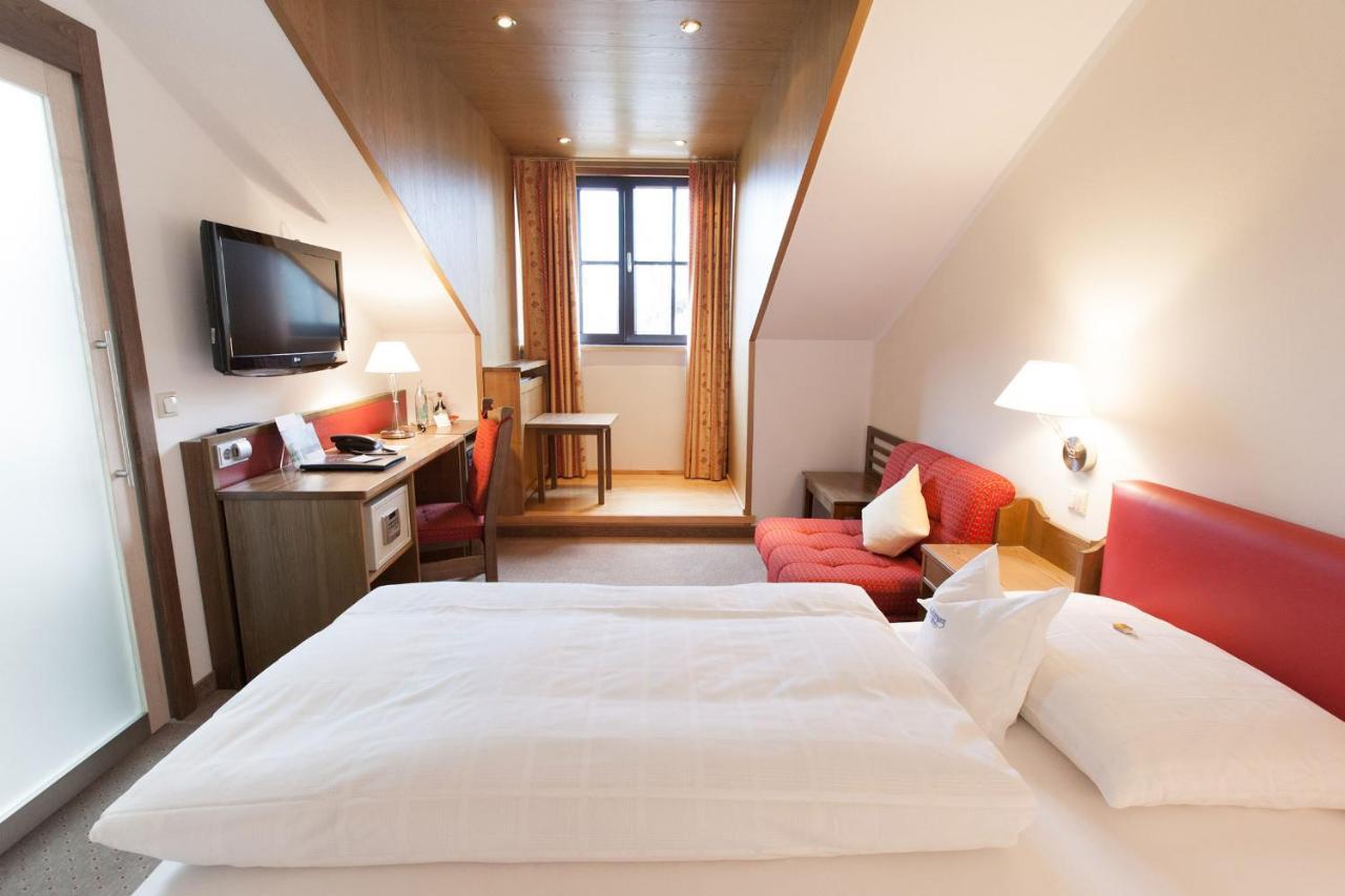 Hotel Hachinger Hof Oberhaching Bagian luar foto