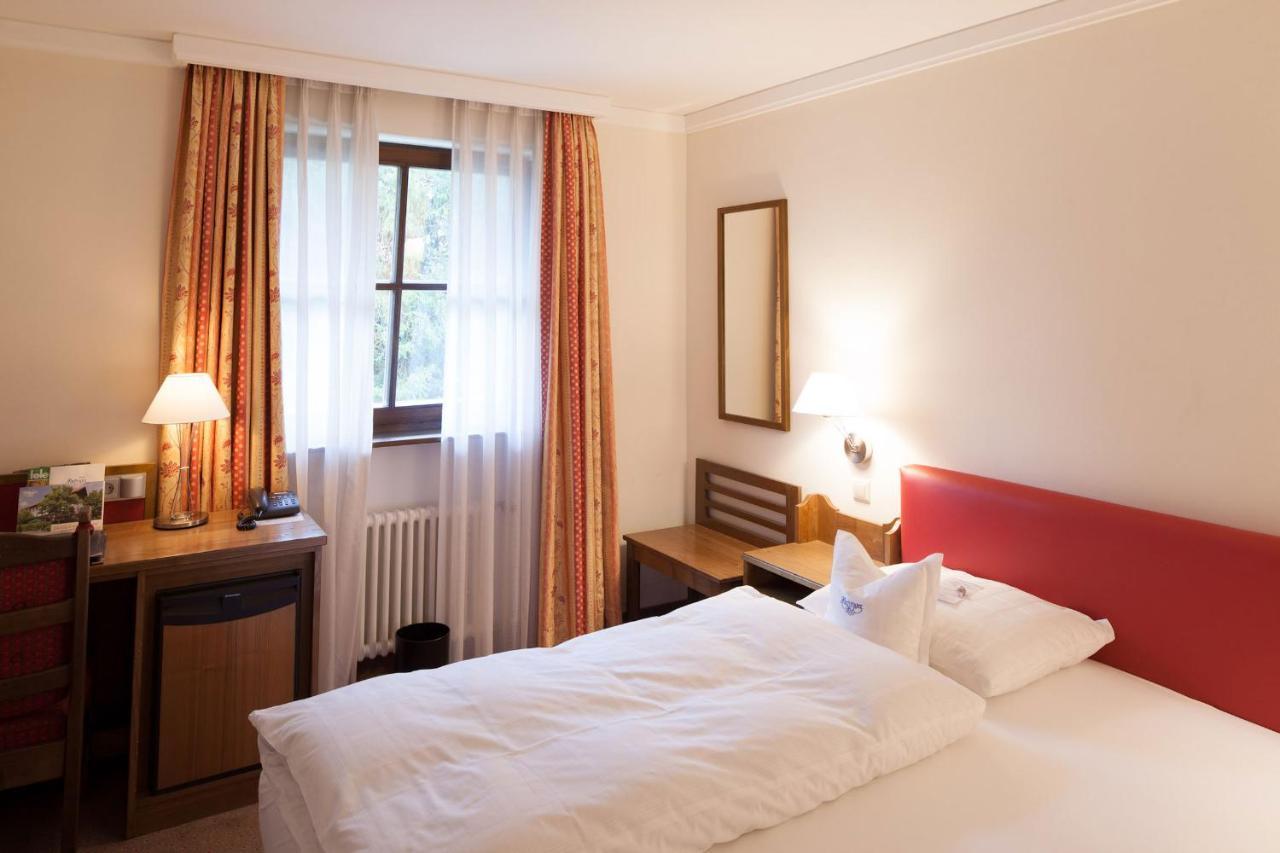 Hotel Hachinger Hof Oberhaching Bagian luar foto