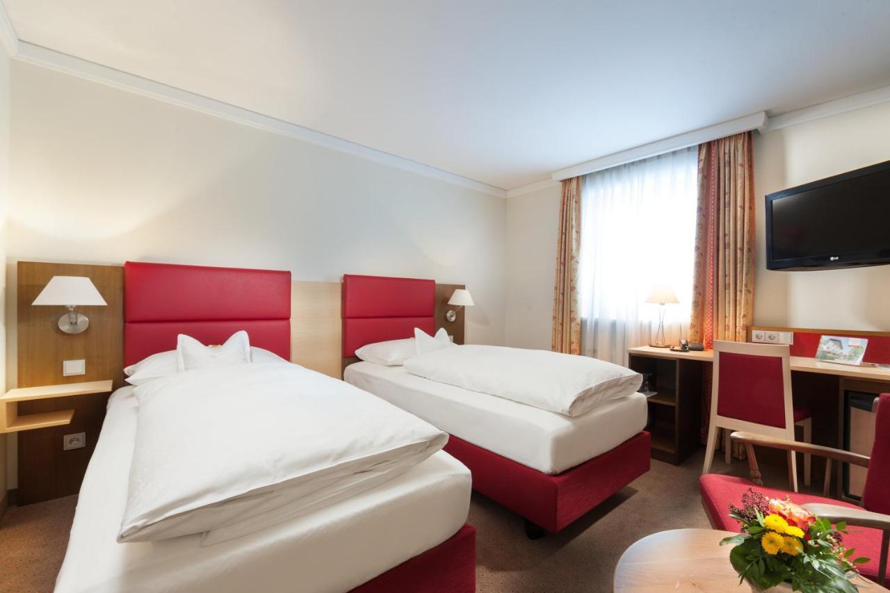 Hotel Hachinger Hof Oberhaching Bagian luar foto